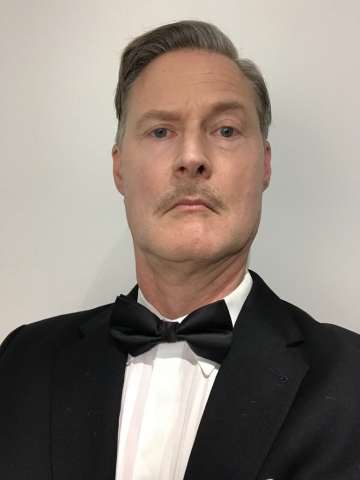 Actor Henrik Norsan as snooty head waiter in SVT:s cxhildren´s programme Agenterna